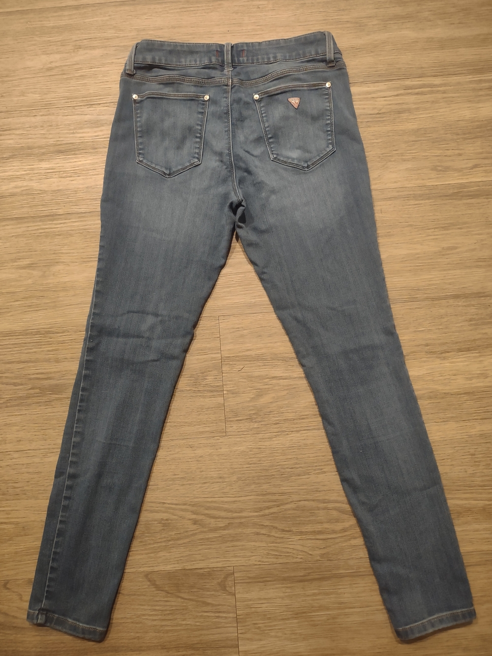 Guess Skinny Jeans in Gray Waist 28